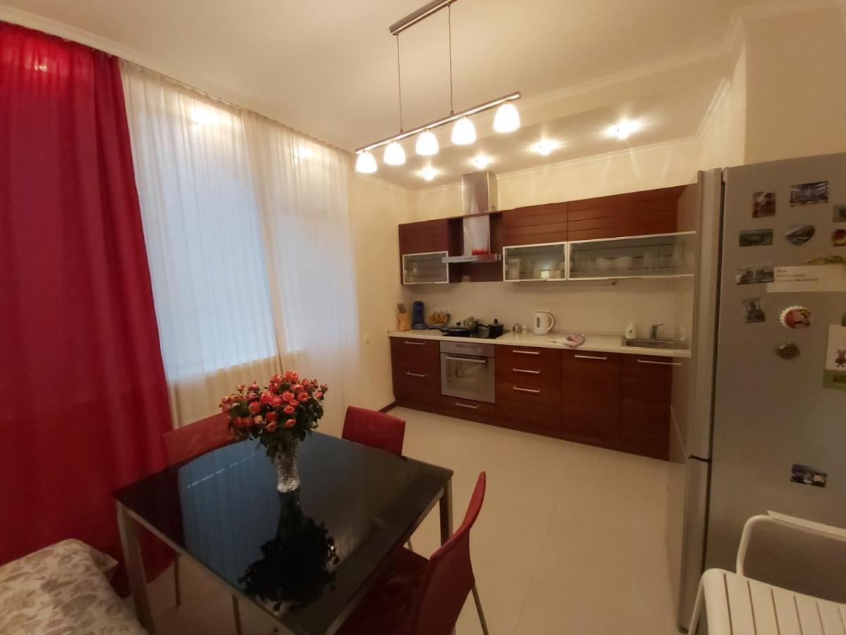 Lux Apartment, Liko Grad Kijów Zewnętrze zdjęcie